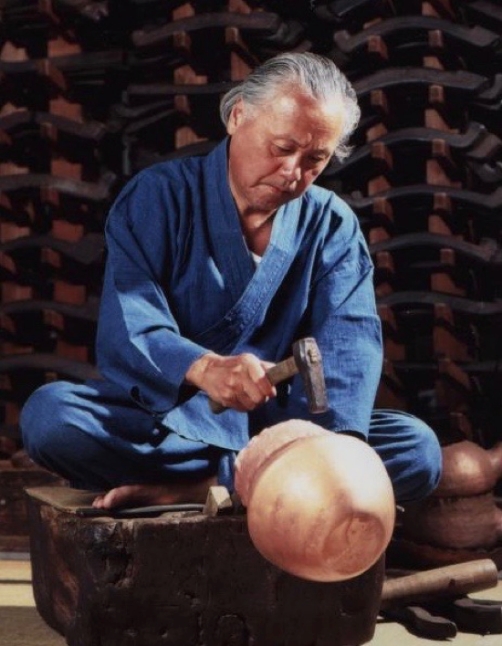 玉川堂の歴史 – 無形文化財 鎚起銅器「玉川堂」- GYOKUSENDO