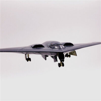 WLTK USAF B-2 California Spirit Stealth Bomber 1/200 Diecast Model