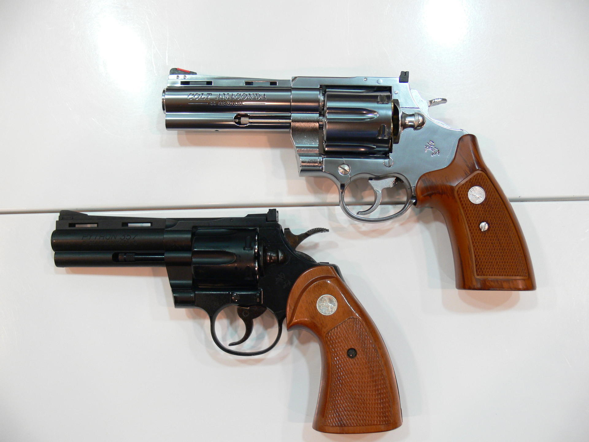 マルシン アナコンダ 8インチ ブラックヘビーウェイト 木製グリップ