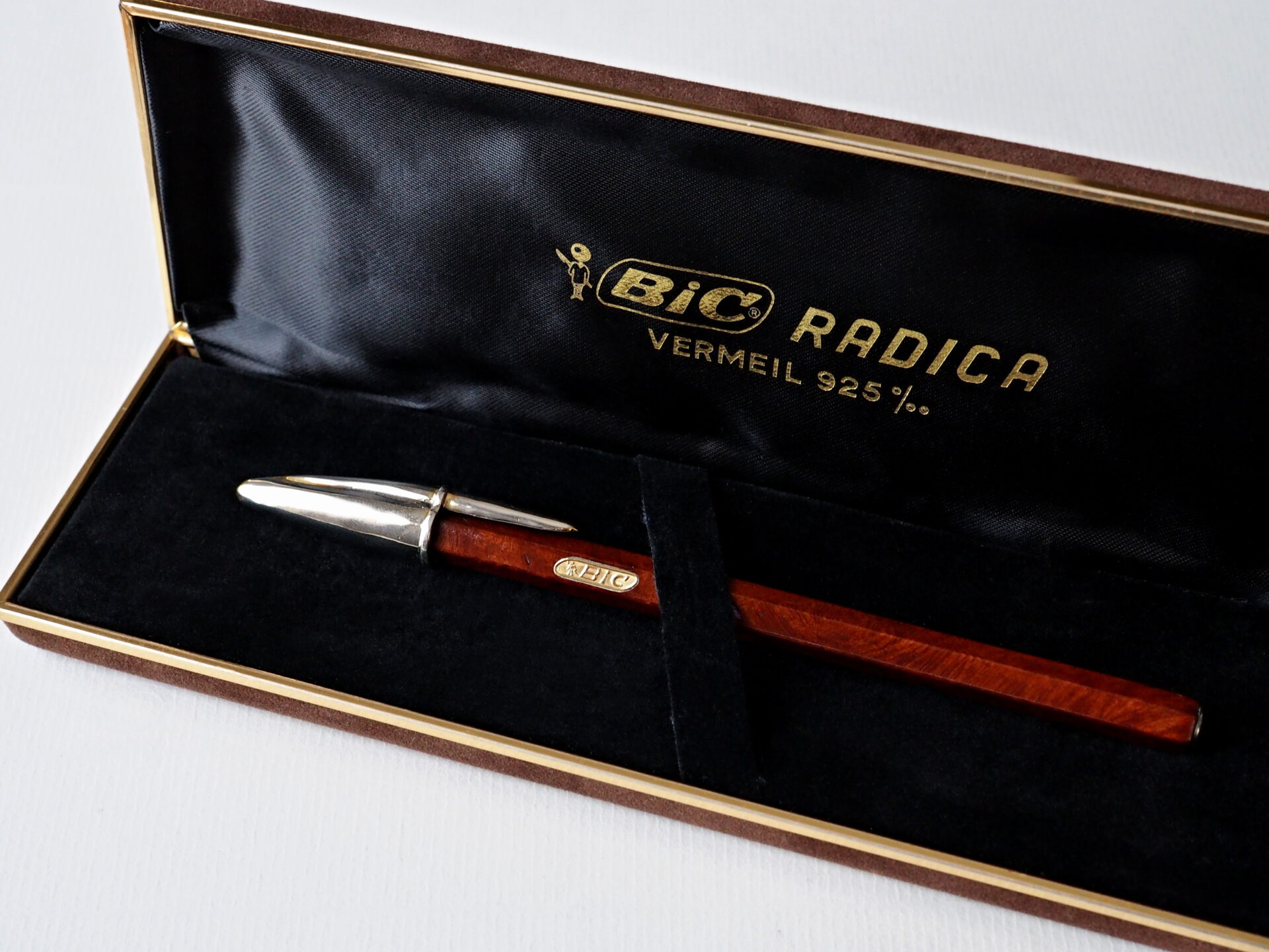 ビック（Bic）ボールペンの最高峰、創立40周年限定 ブライヤーモデル
