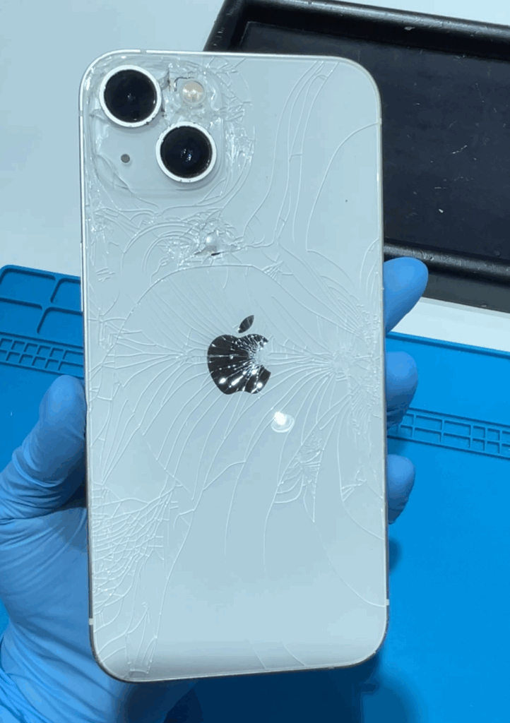 iPhone 13 128GB 青 背面ひび割れあり Apple iPhone 13 青色 (背面