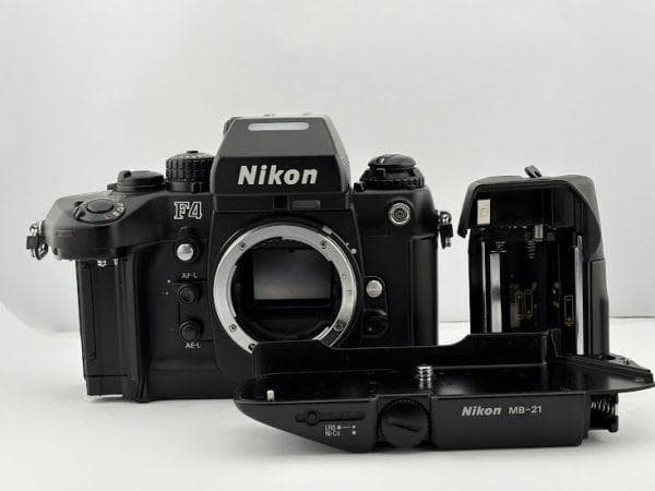 ☆美品☆ニコン F4S ボディ/ DP-20 / MB-21『単三電池使用』