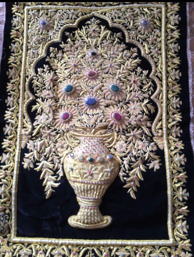美品レア物タペストリー300個以上宝石と金糸刺繍絨毯 豪華一点物　ドバイ貴族 美品レア物タペストリー300個以上宝石と金糸刺繍絨毯 豪華一点物