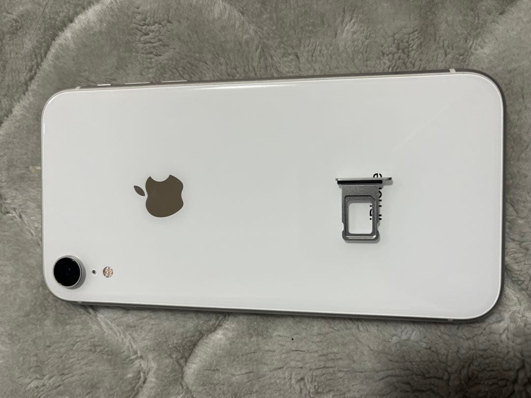 ジャンク】iPhoneXR64GB白 電源入らず 画面微細割れiCloud不明 - メルカリ