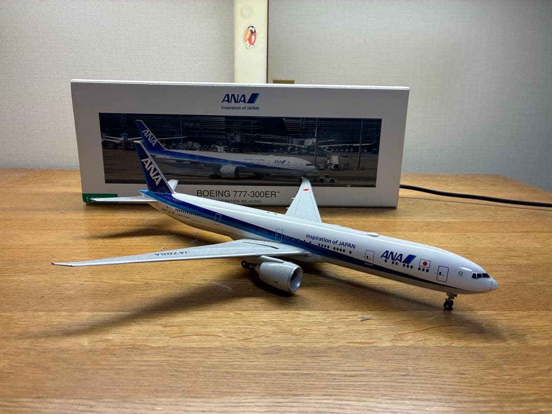 ANA Boeing 777-300ER 1:200スケール Amazon.com: 1/200 Boeing 777 -300 ANA : Arts, Crafts & Sewing