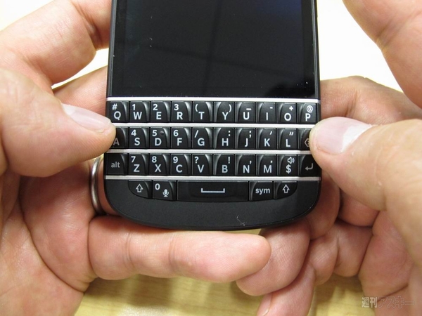 美品】ブラックベリーQ10 美品】ブラックベリーQ10 日本発売絶望の