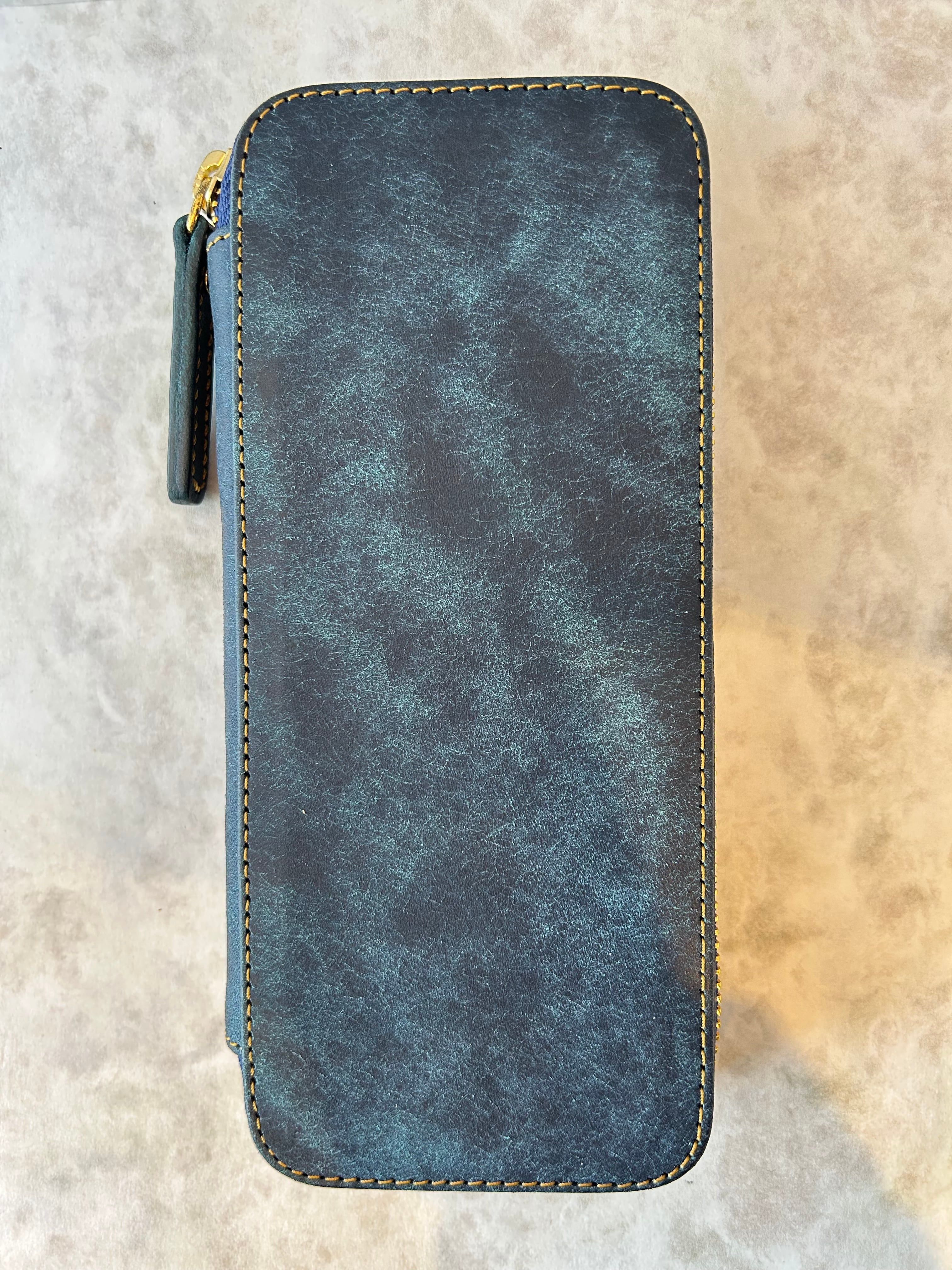 バハギア & クラフト ラウンドジップペンケース (プエブロ革 ブルー